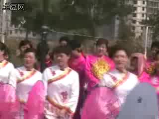 《梅花雪》中老年舞蹈