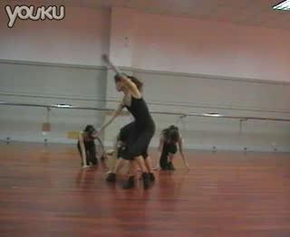 艺校舞蹈排练_现代舞