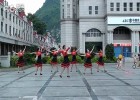 国门广场舞 心花开在草原上